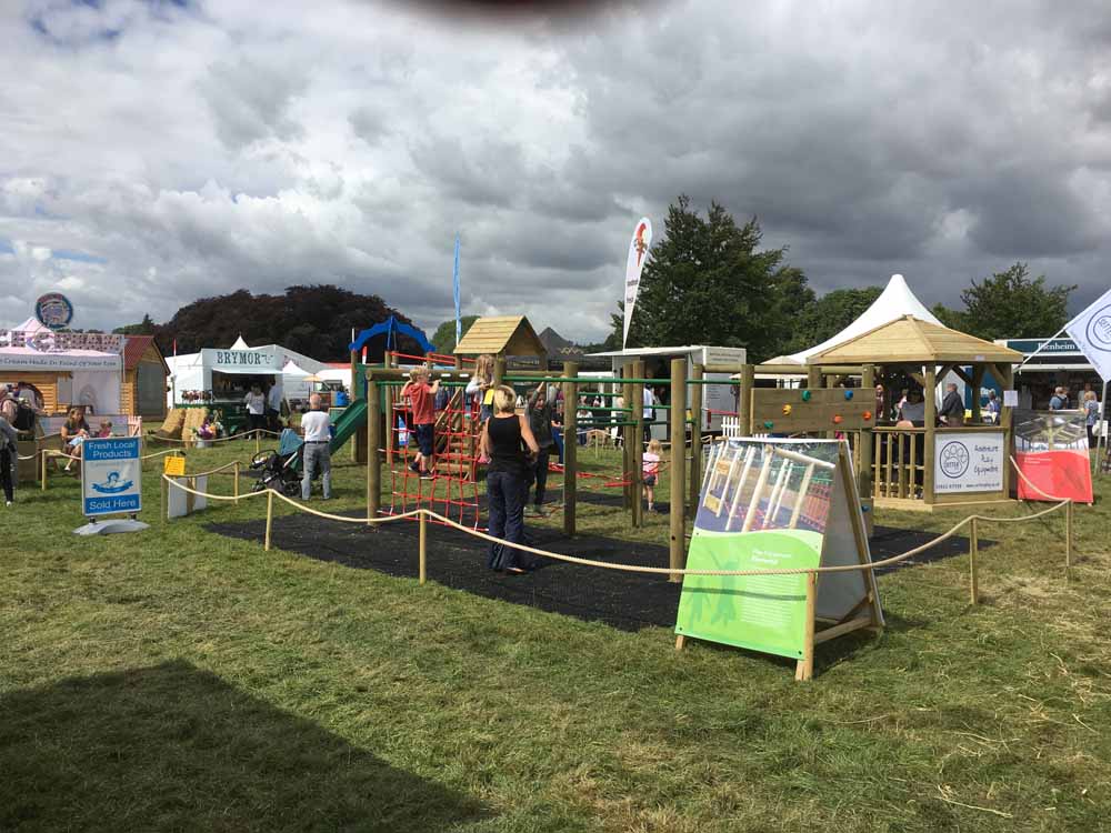 Countryfile 2016 - Setter Play
