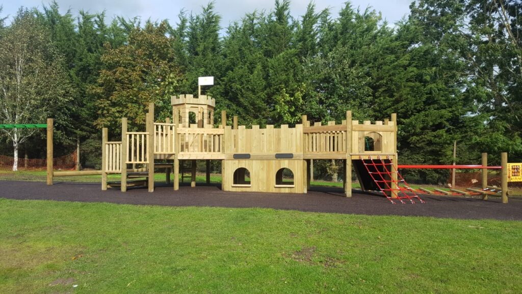 Bespoke Timber Castle - Setter Play