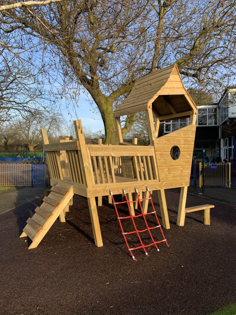 Treehouse Play Area - Setter Play