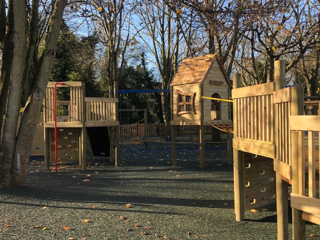 Huge Play Scheme, St. Peter's: Hertfordshire - Setter Play