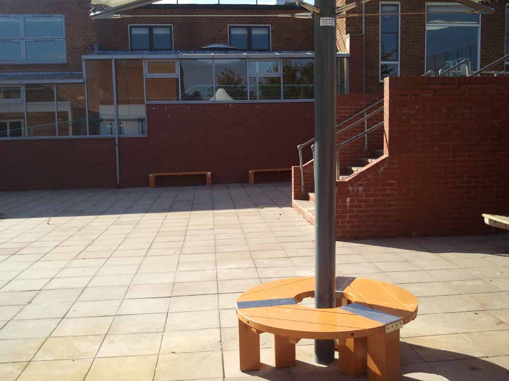 Circular Bench - Setter Play