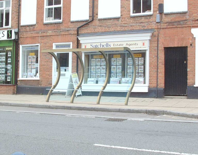 Bus Shelter - Setter Play