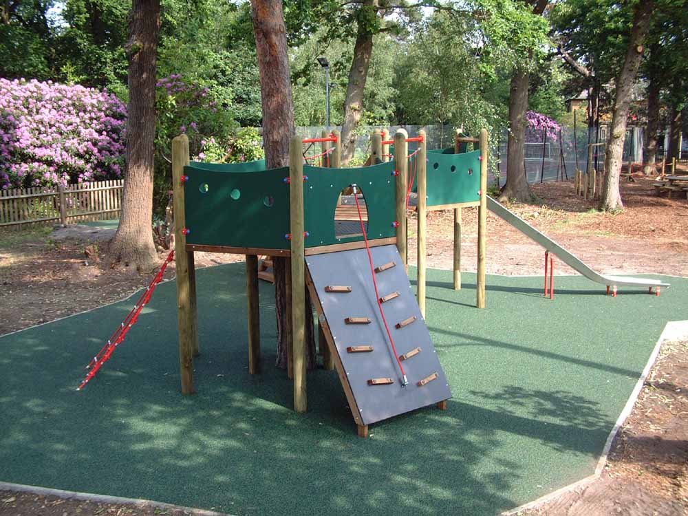 Tree Tower With Slide - Setter Play